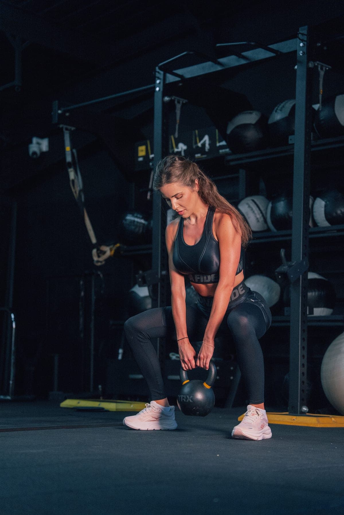Cvičenie s kettlebellom vo funkčnej zóne Gladiator Gymu